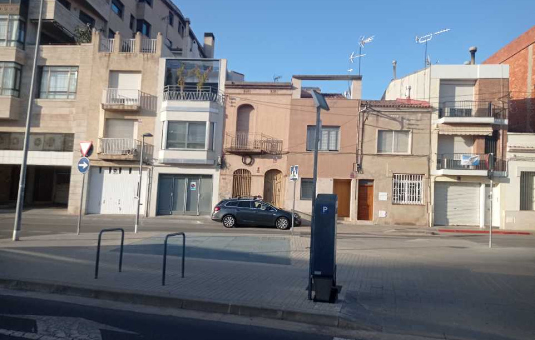 Sale - Local comercial -
Sabadell