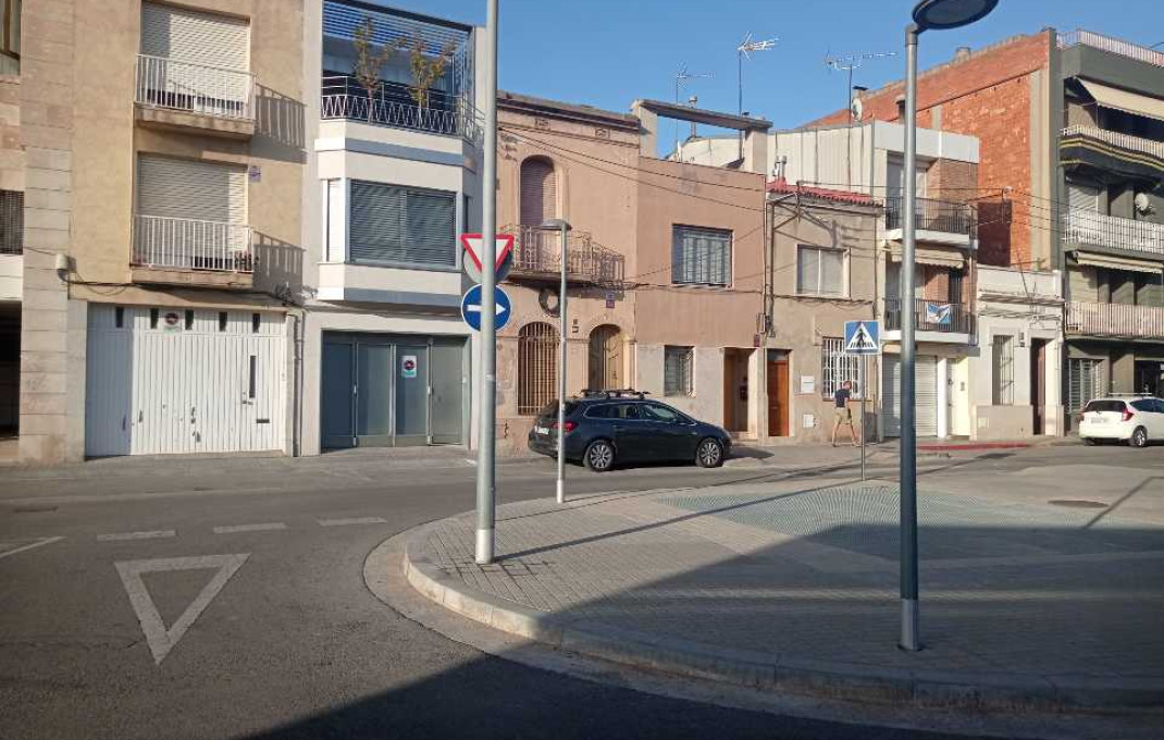 Venta - Local comercial -
Sabadell