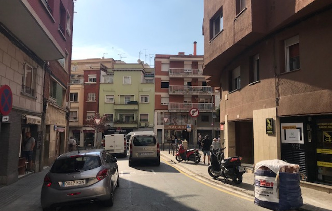 Venta - Local comercial -
Barcelona - Nou Barris