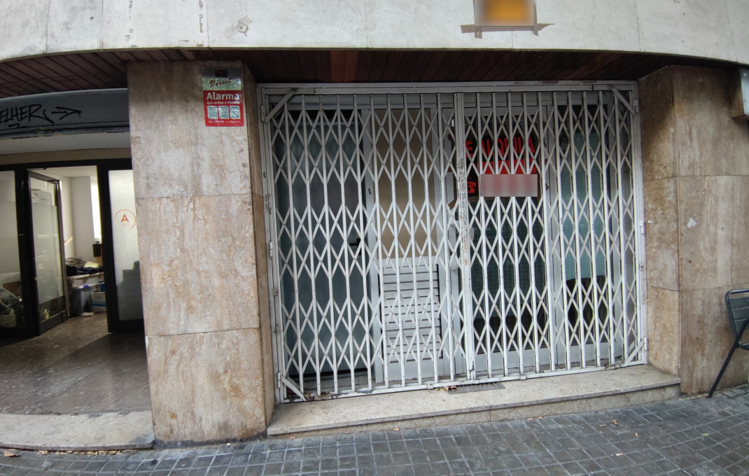 Revente - Local comercial -
Barcelona - La Monumental