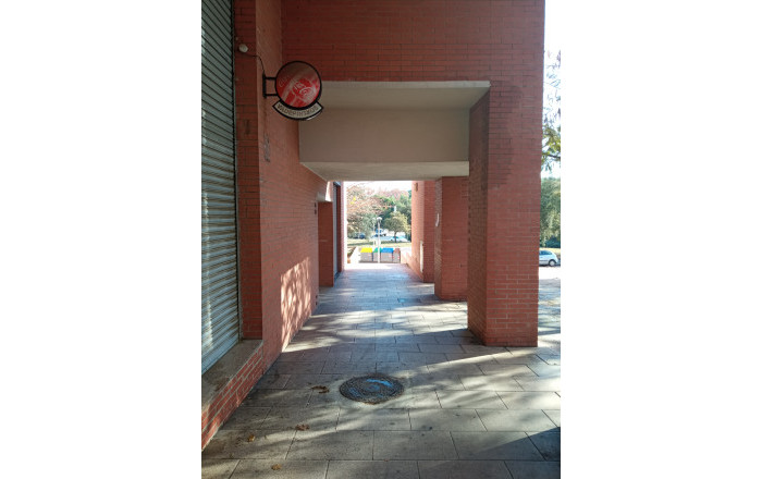 Sale - Local comercial -
Cerdanyola del Vallès