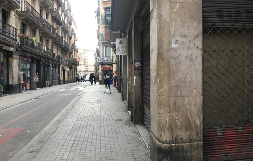 Revente - Local comercial -
Barcelona - Raval