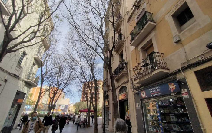 Alquiler - Local comercial -
Barcelona - Clot