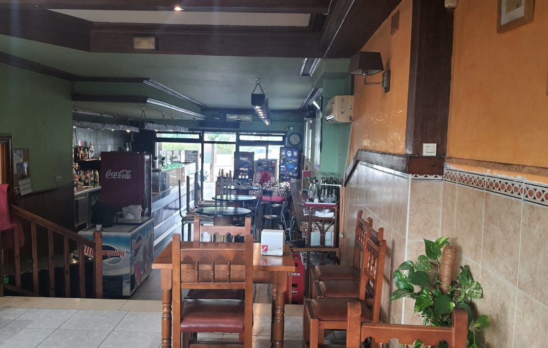 Transfer - Bar Restaurante -
Palau-solità i Plegamans