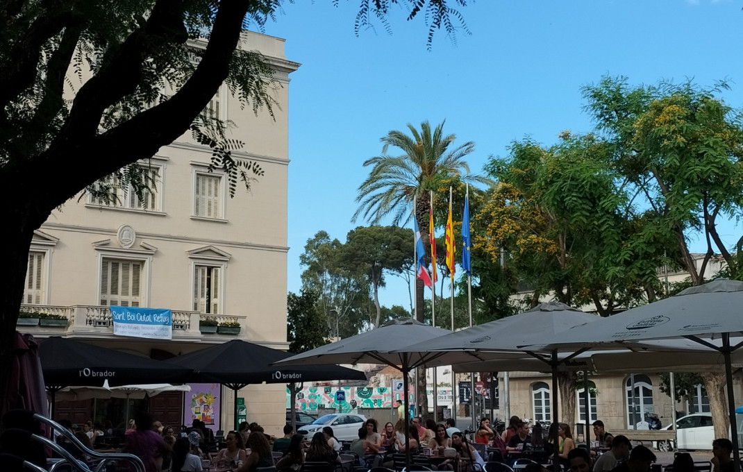Revente - Local comercial -
Sant Boi de Llobregat