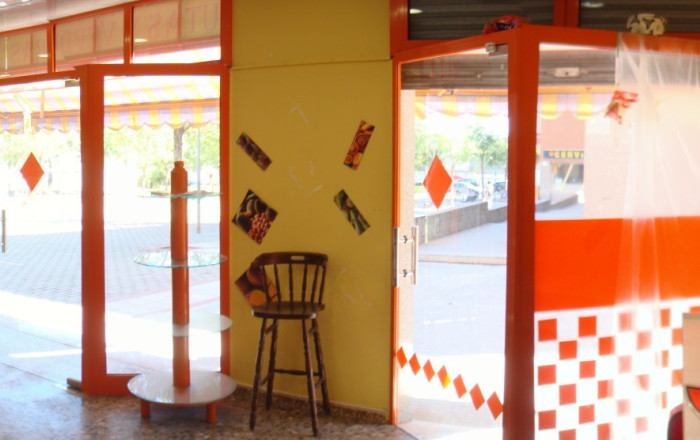Revente - Local comercial -
Viladecans