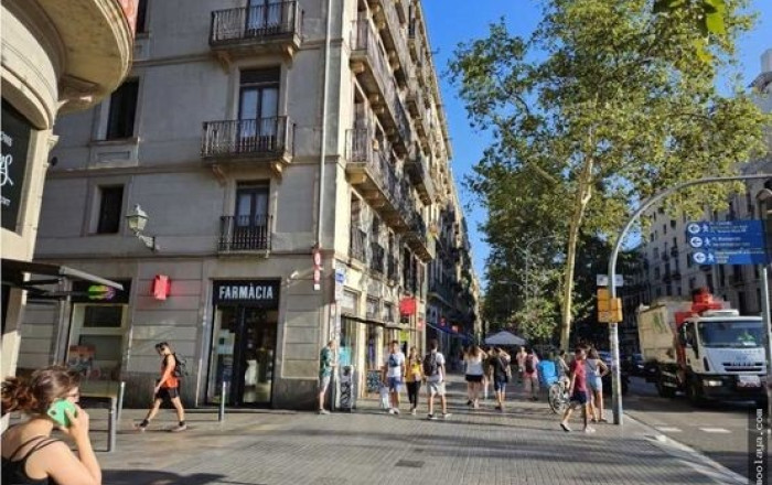 Rental - Local comercial -
Barcelona - Eixample Derecho