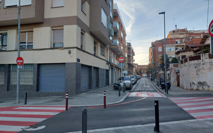 Venta - Local comercial -
Esplugues de Llobregat - Can Clota