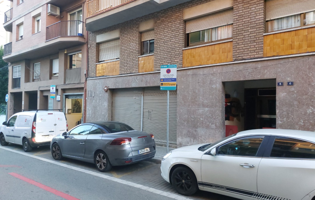 Revente - Local comercial -
Esplugues de Llobregat - Can Clota