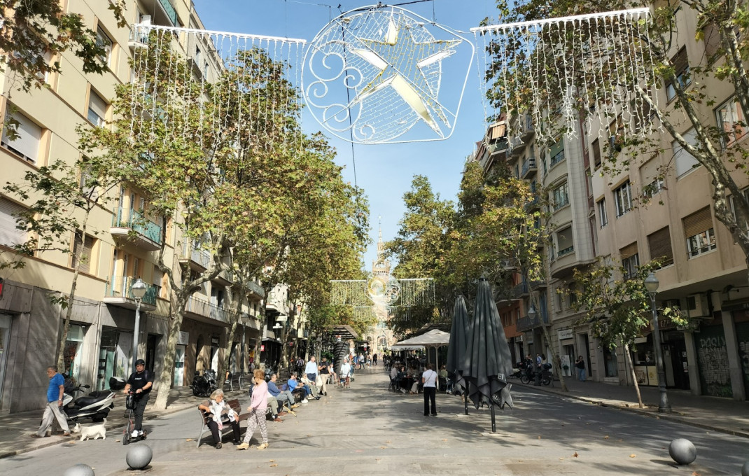 Traspaso - Tiendas -
Barcelona - Sant Martí