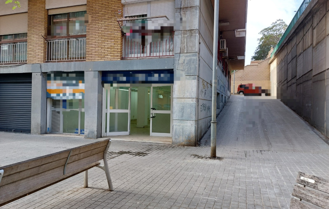 Venta - Local comercial -
L'Hospitalet de Llobregat
