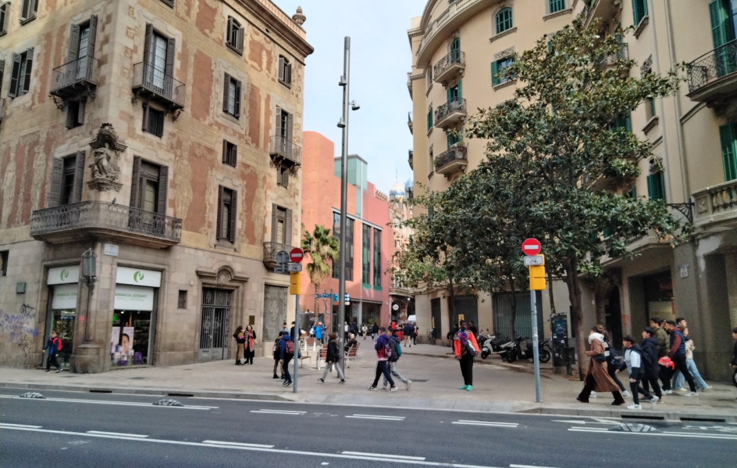 Venta - Local comercial -
Barcelona - Borne-centro