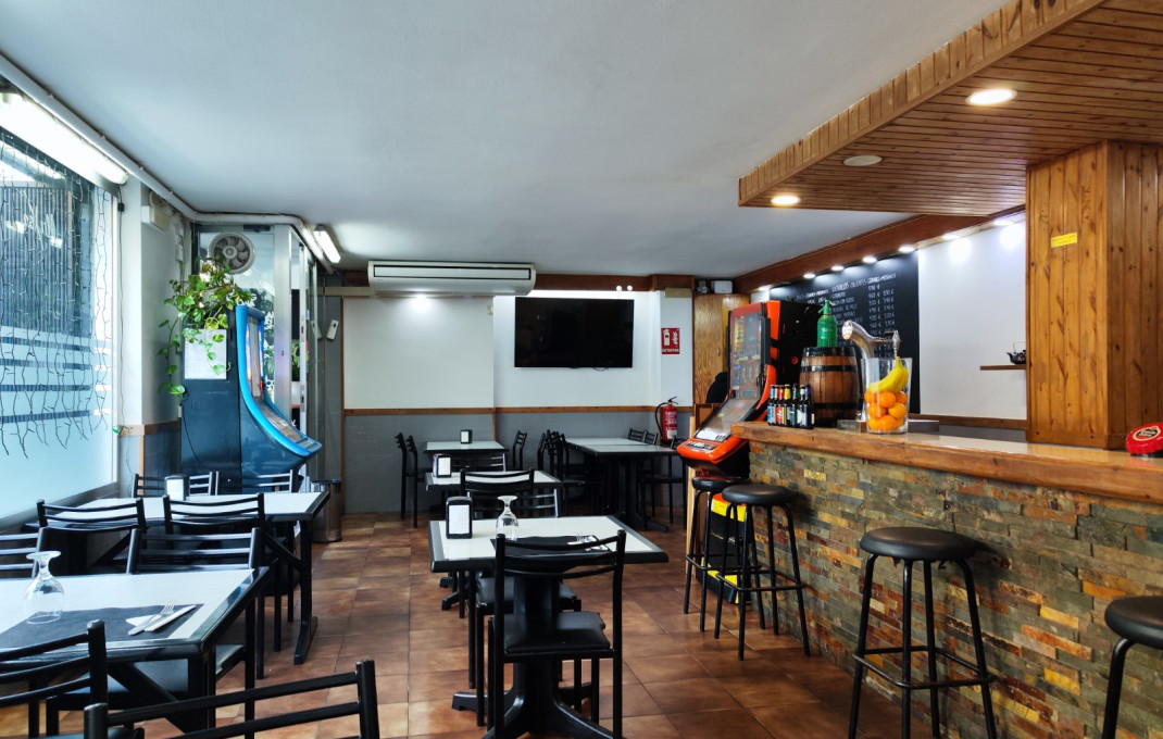 Transfer - Bar Restaurante -
Barcelona - Guinardo