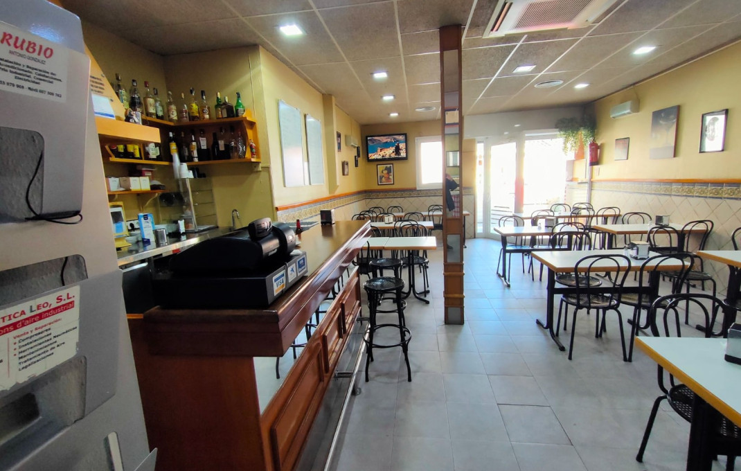Revente - Bar Restaurante -
Badalona - San Roc - El Remei