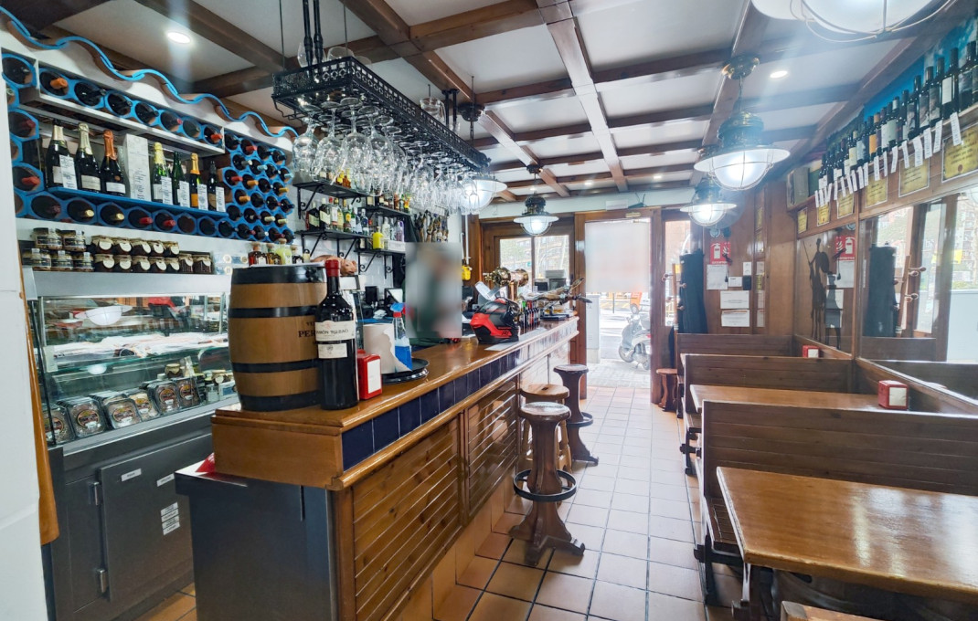 Traspaso - Bar Restaurante -
Barcelona - Camp De L´arpa