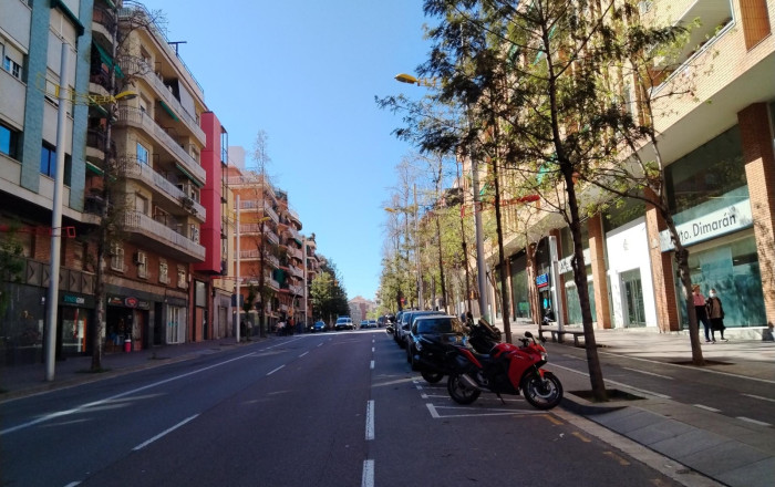 Profitable sale - Local comercial -
Barcelona - Nou Barris